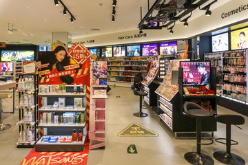 日化用品店 化妝品零售的新趨勢與運營策略